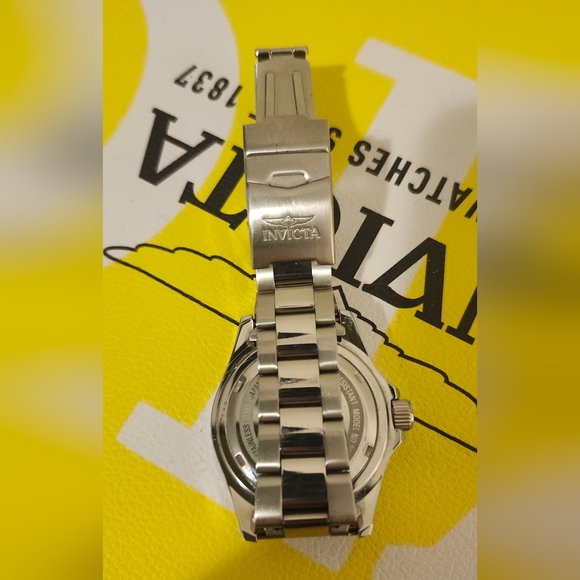 Invicta Pro Diver #34022 - Picture 4 of 9